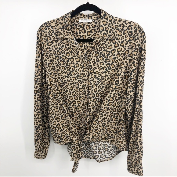 ✅ BeachLunchLounge Cheetah Button down tie blouse SIZE SMALL - Picture 2 of 6
